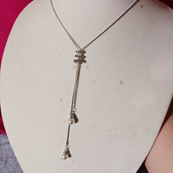 Source Unknown Jewelry - Rhinestone and Pearl Lariat Necklace NWOT
